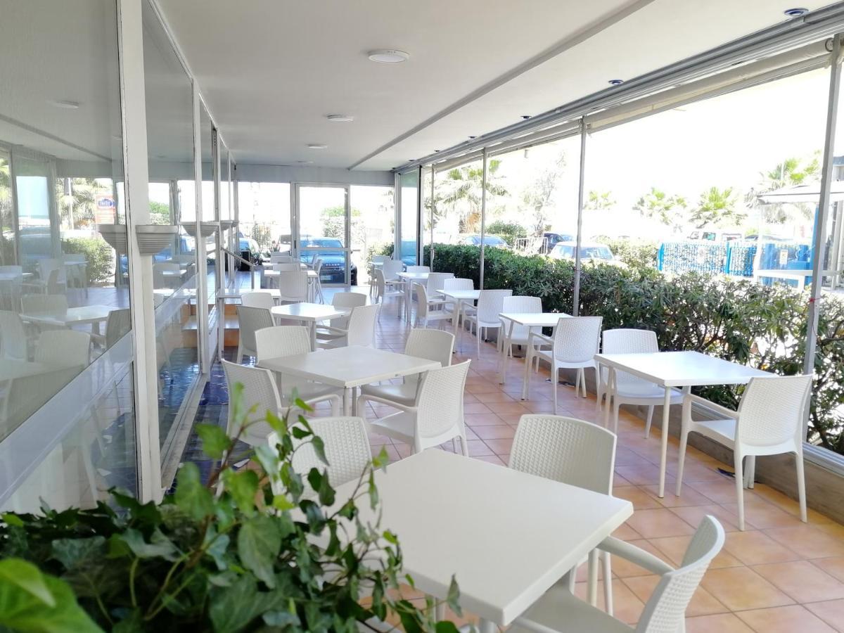 Hotel Diplomatic Riccione Exterior foto