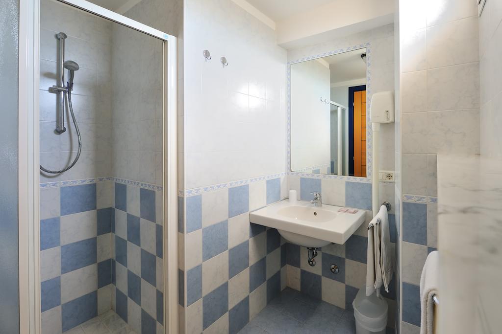 Hotel Diplomatic Riccione Zimmer foto
