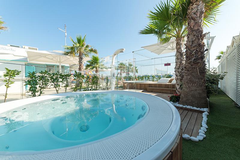 Hotel Diplomatic Riccione Exterior foto